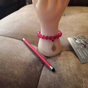 Red sparkle set. Stretch bracelet and fancy  vintage earrings.